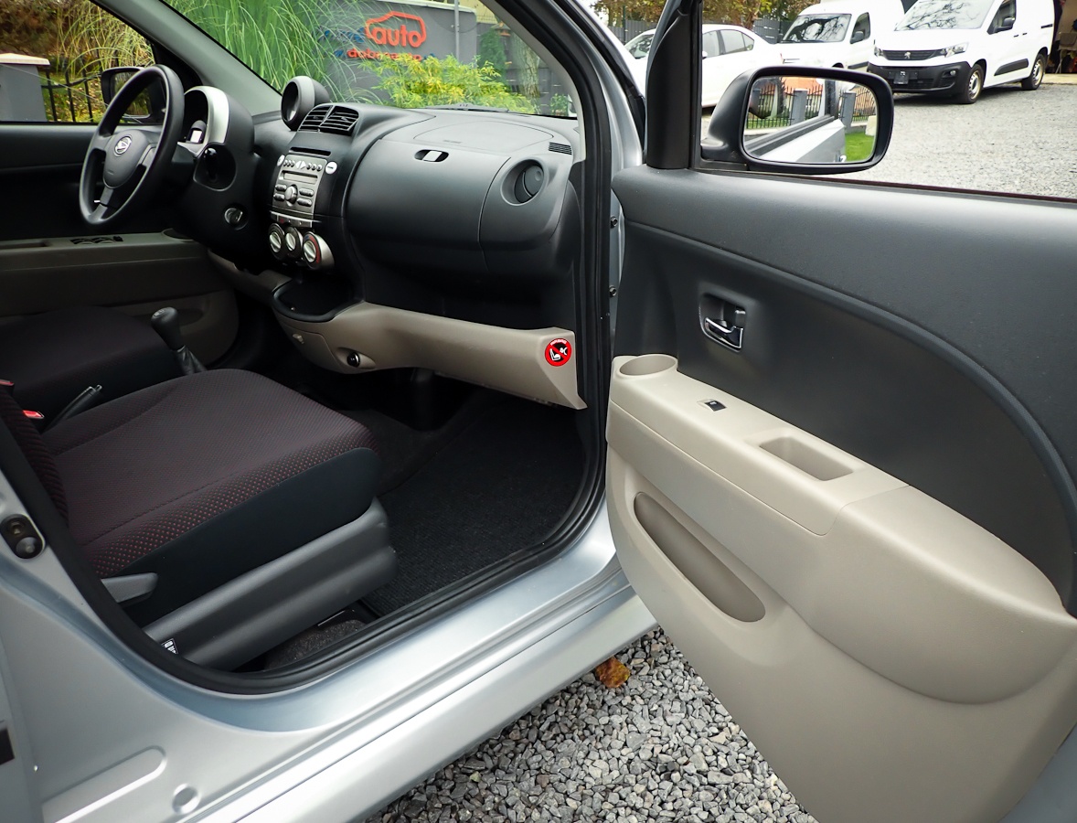 DAIHATSU SIRION 4x4 - 1.3benzin-67 tis km -KLIMA, 5 dverove - 11