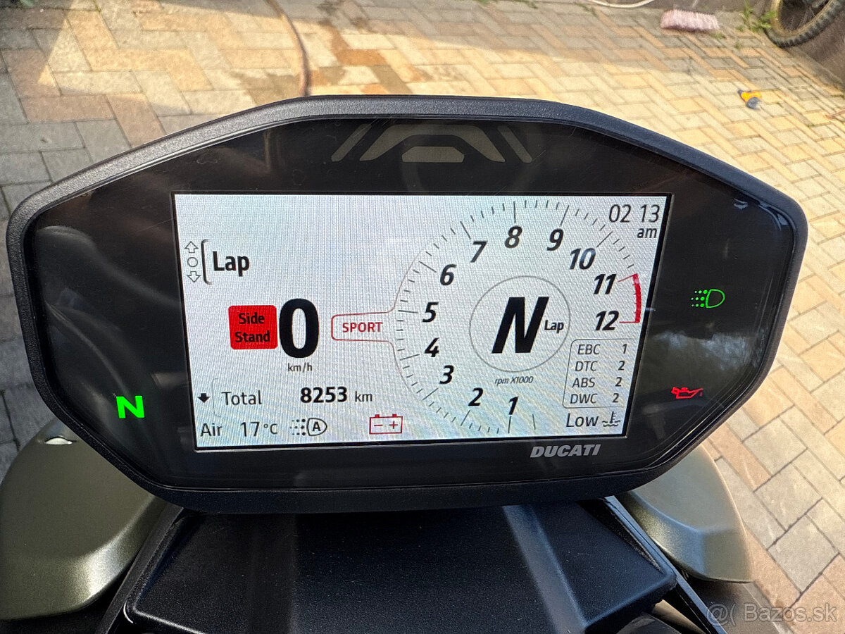 Ducati Streetfighter V2 2023 - 11