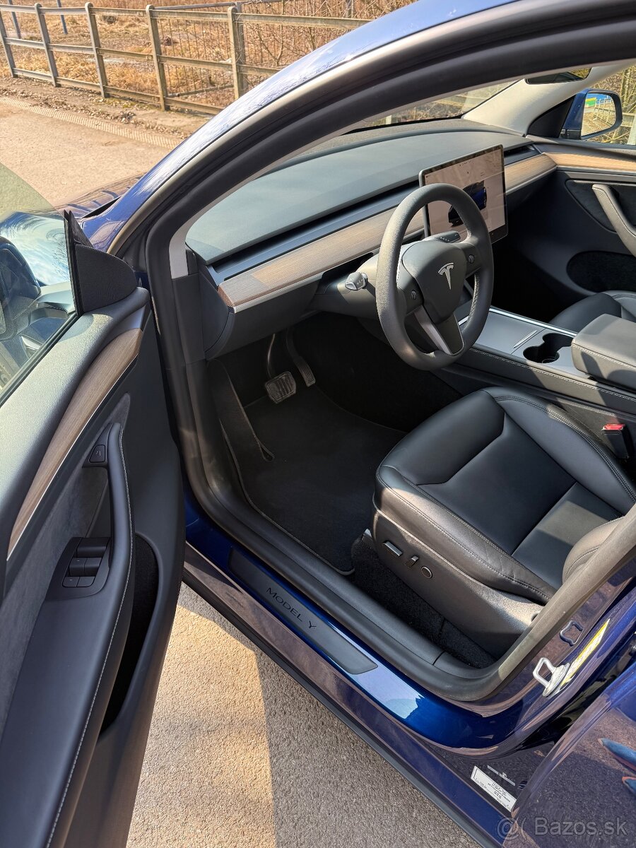 Tesla Y Long Range 2023 - 11