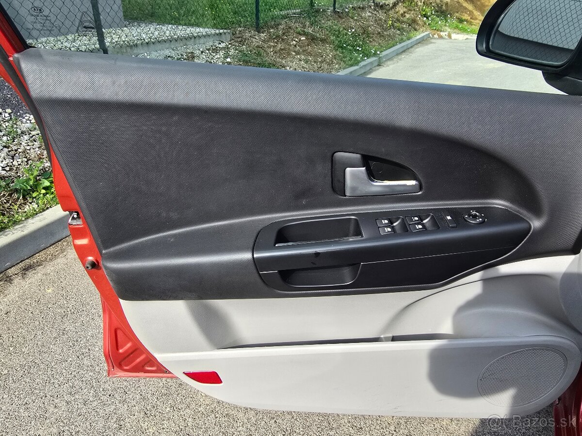 Kia Ceed 1.4benzin,95 400km,1.majiteľ,nová stk - 11