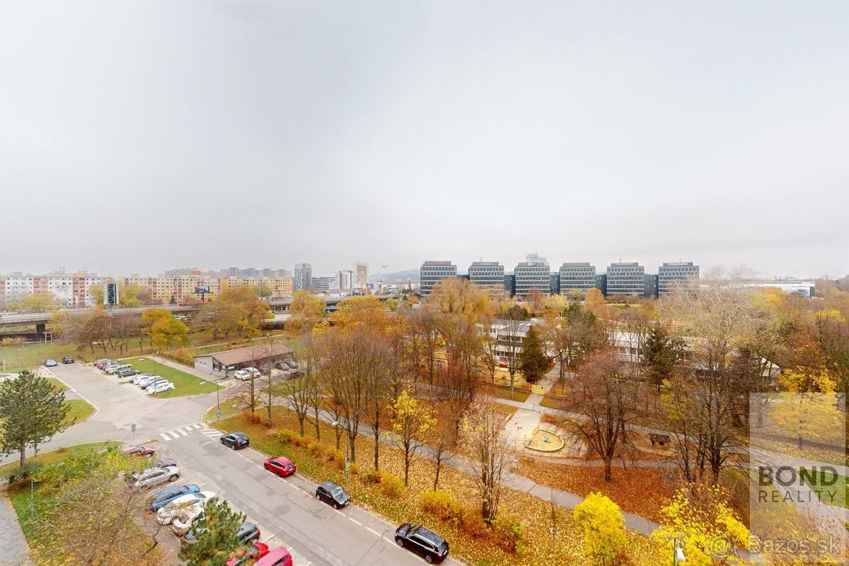 4-IZBOVÝ BYT S LODŽIOU ZA MOSTOM SNP, PIFLOVA UL. - 11