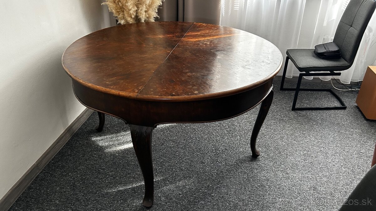 STAROŽITNÝ NÁBYTOK - 11