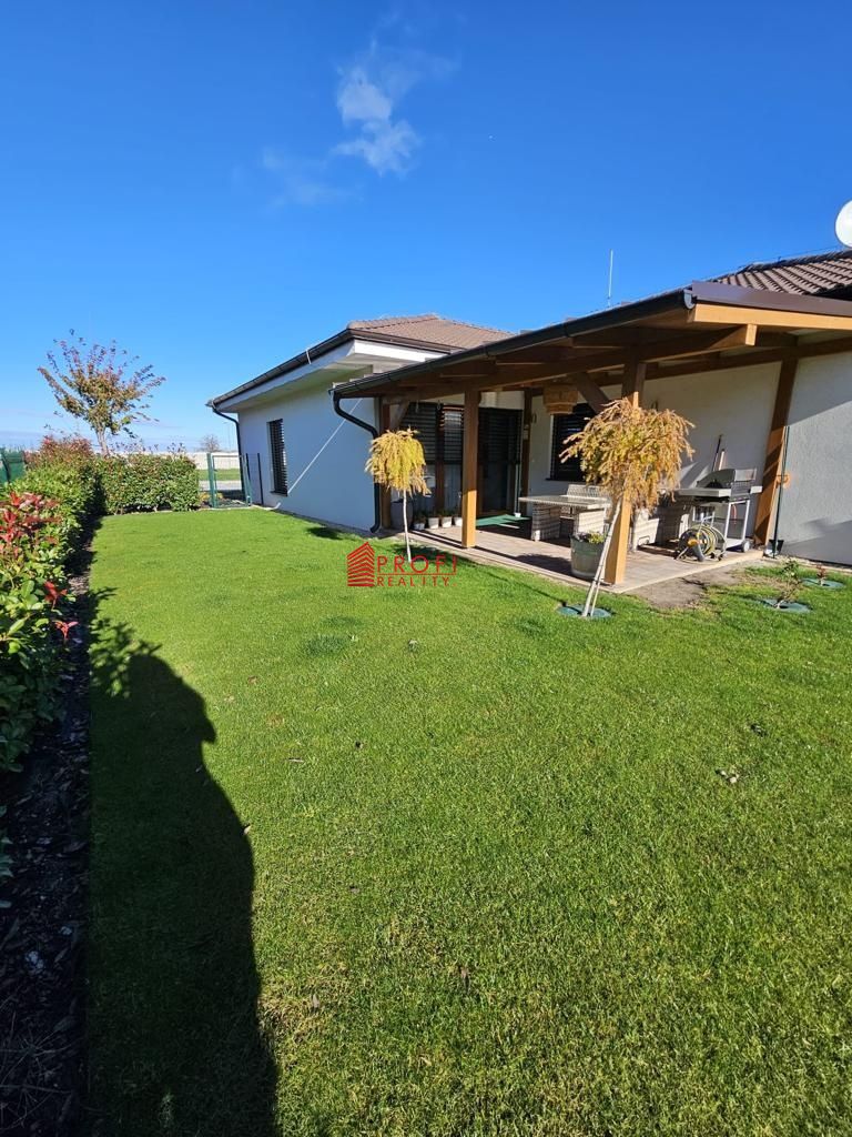 REZERVOVANÉ: Exkluzívne na predaj 4izbový dom s dvojgarážou - 11