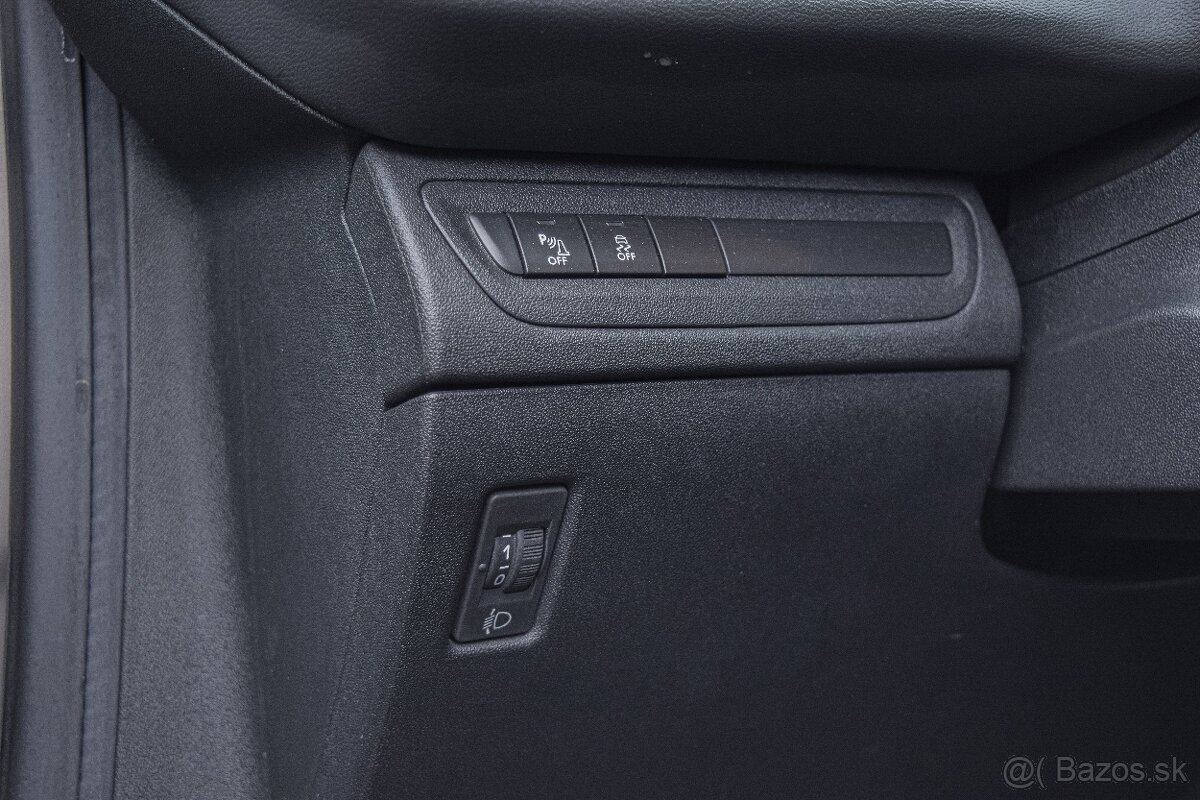 Peugeot 208 1.2 PureTech - 11