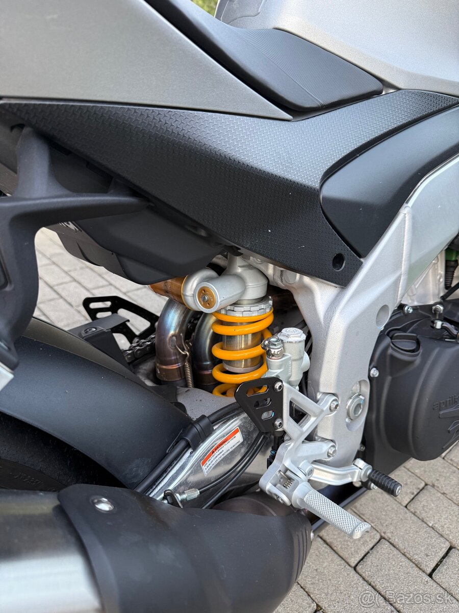 Aprilia RSV4 1099 cm3 2023 - 11