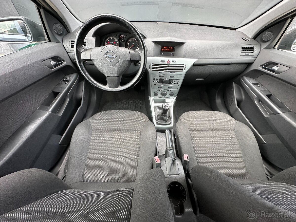 Opel Astra Caravan 1.9 CDTi r.v2010 - 11