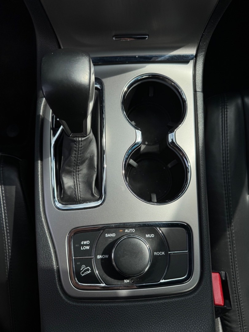 Jeep Grand Cherokee 3.0L V6 CRD Limited A/T - 11