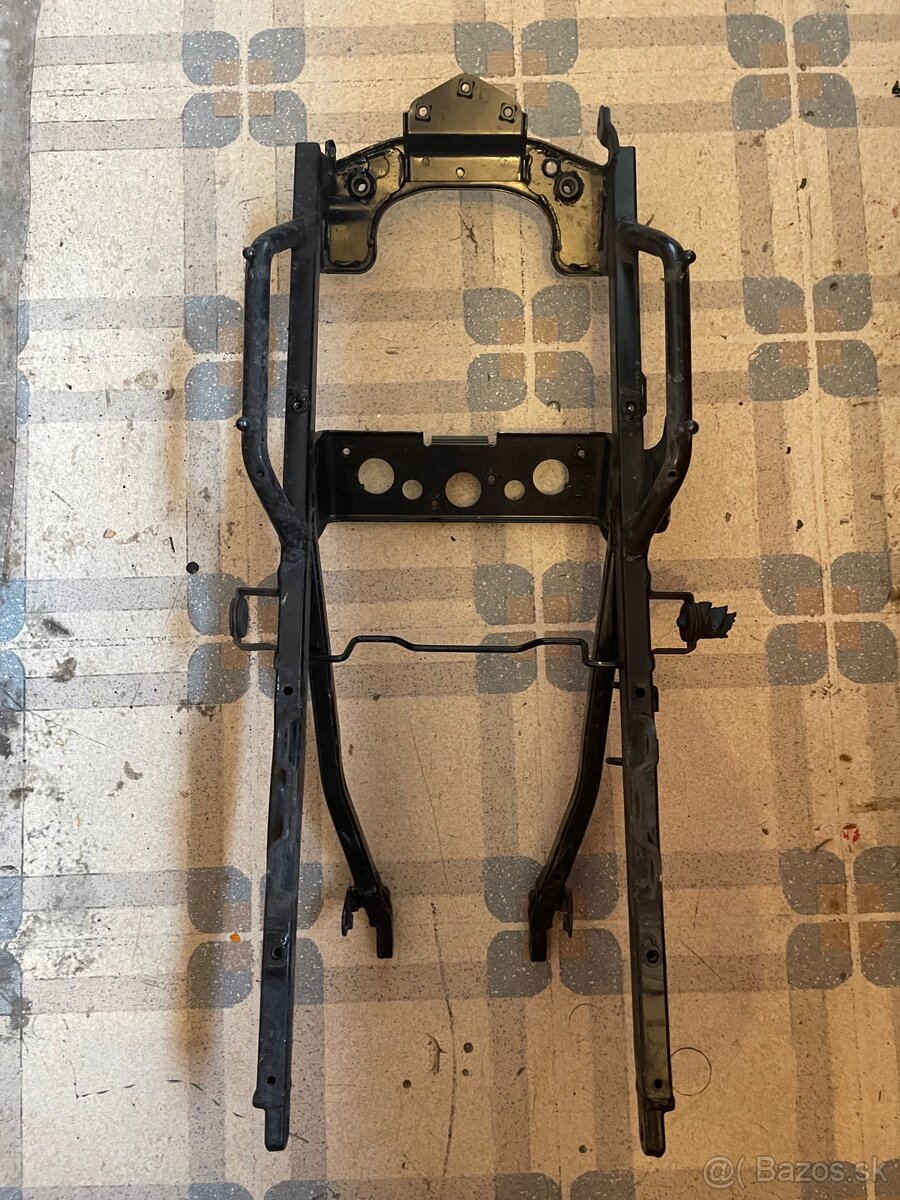 Suzuki sv650s 99 - 03 diely - 11