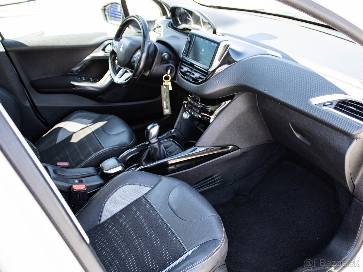 Peugeot 2008 1.6 BlueHDi 100 Allure - 11