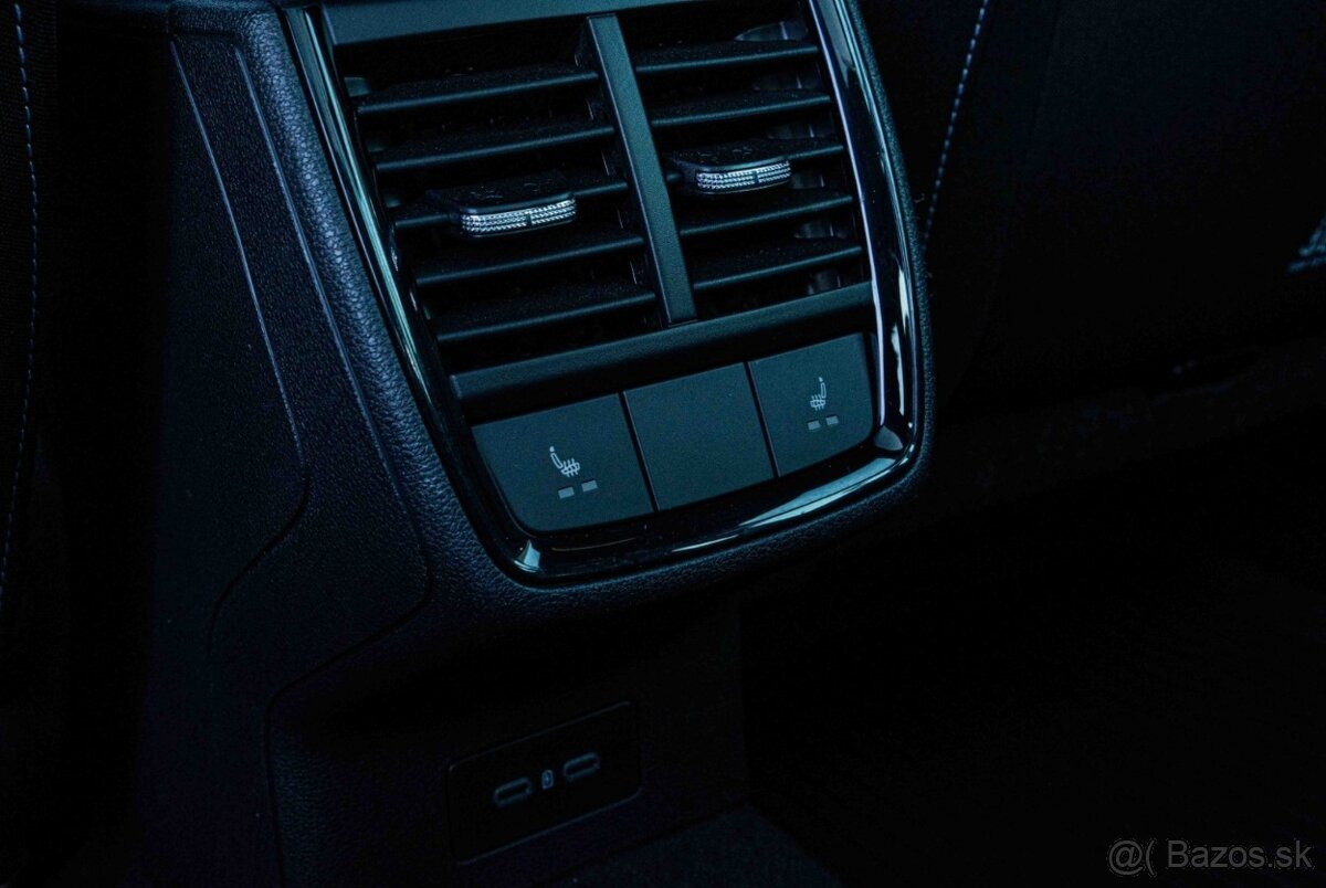 Škoda Kamiq 1.5 TSI Monte Carlo - 11