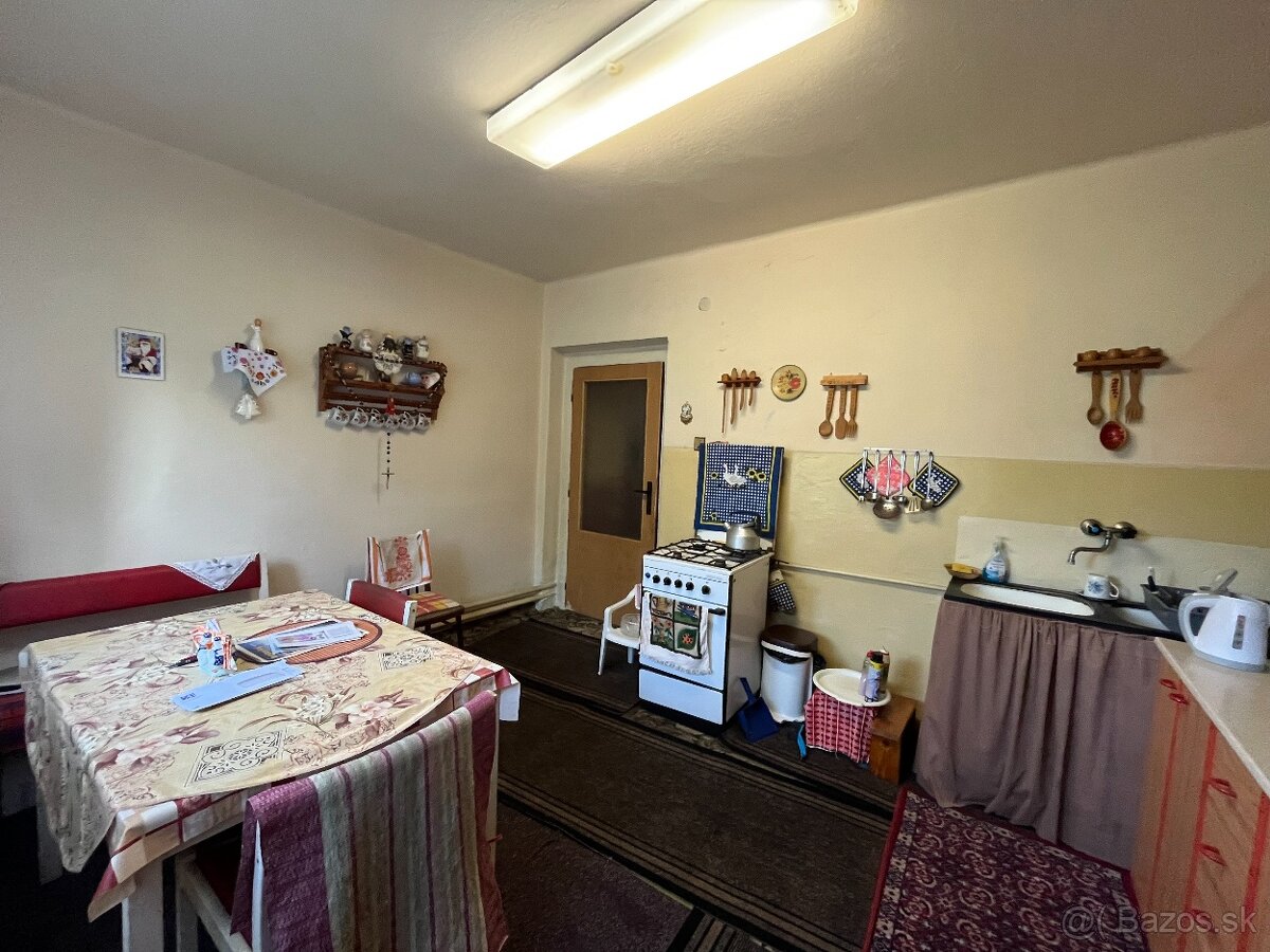 Šaca - 5 izbový rodinný dom s peknou záhradou - 11