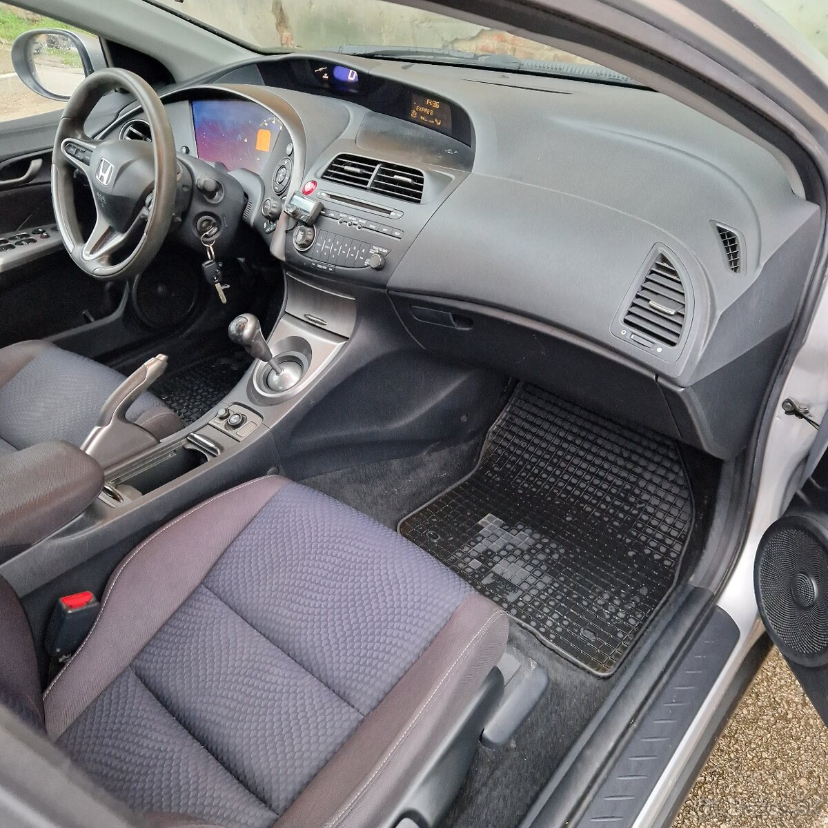 Honda Civic VIII 1.8 i-VTEC Ufo - 11