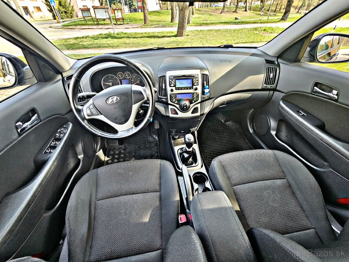 Hyundai i30 1.6 CRDi rv:9/2011 142 tis.km - 11