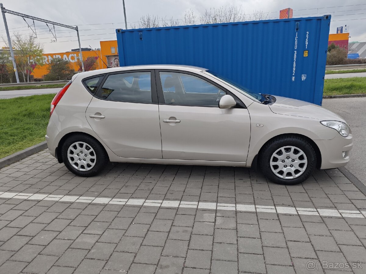 Hyundai I30 85KW 1.6 Crdi 169 tis.km - 11