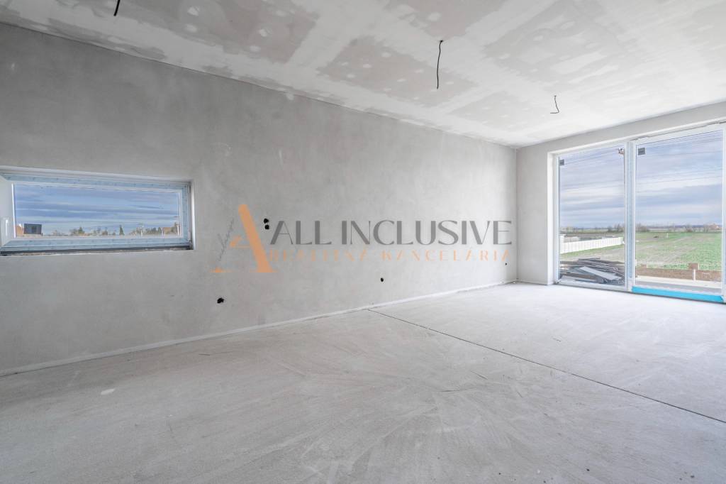 ALL INCLUSIVE I 3 IZBOVÉ BYTY S TERASOU, SO ZÁHRADOU + 2 PAR - 11