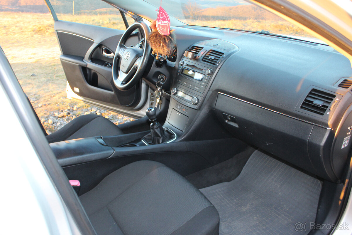 Toyota Avensis - 11