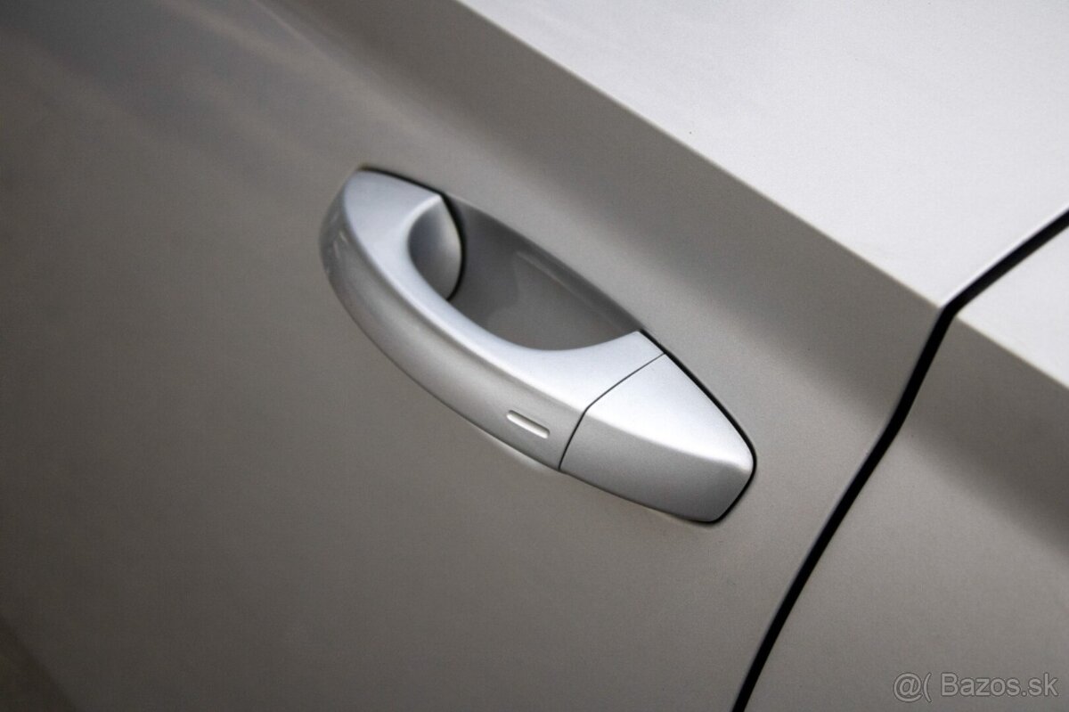 Škoda Superb Combi 2.0TDI DSG automat - 11