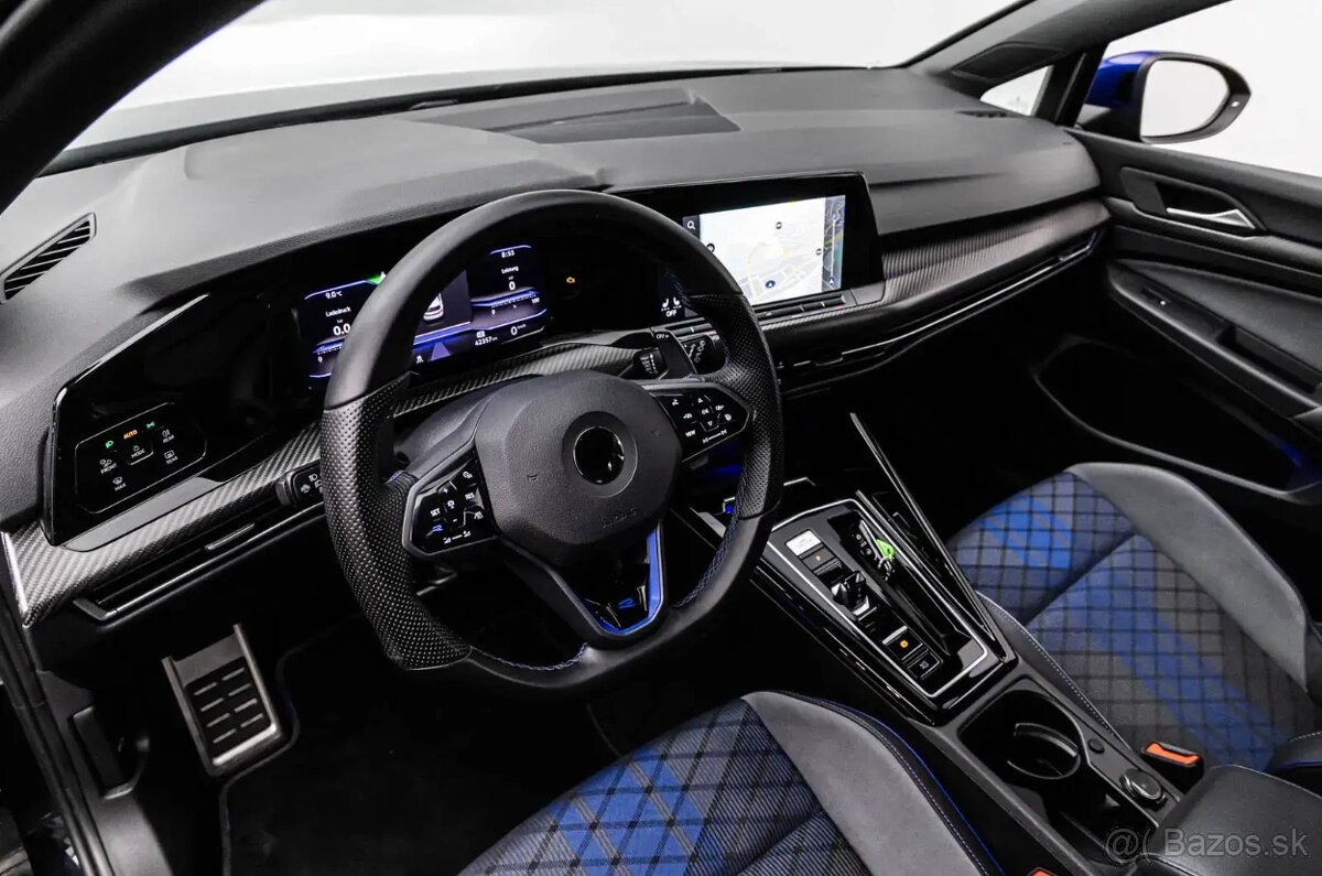 Volkswagen Golf R - 11