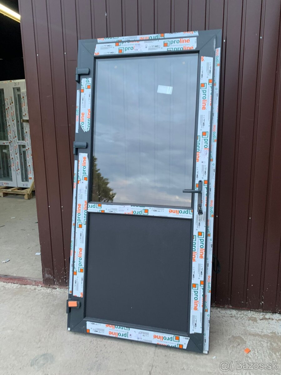 Vchodové plastové dvere - 11