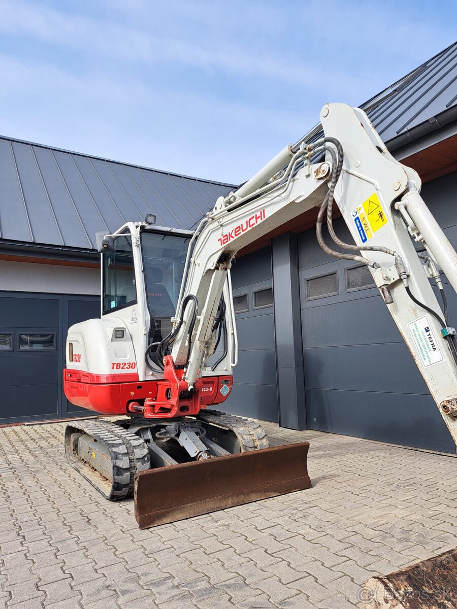Takeuchi Tb 230 pásový minibagr - 11