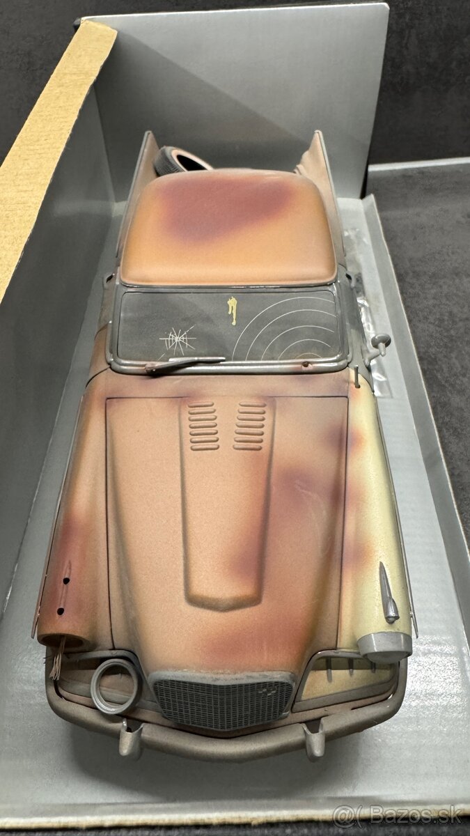 1957 Studebaker Golden Hawk 1:18 - 11