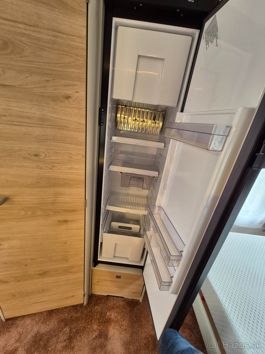 Obytný přívěs DETHLEFS NOMAD 530 DR - 11