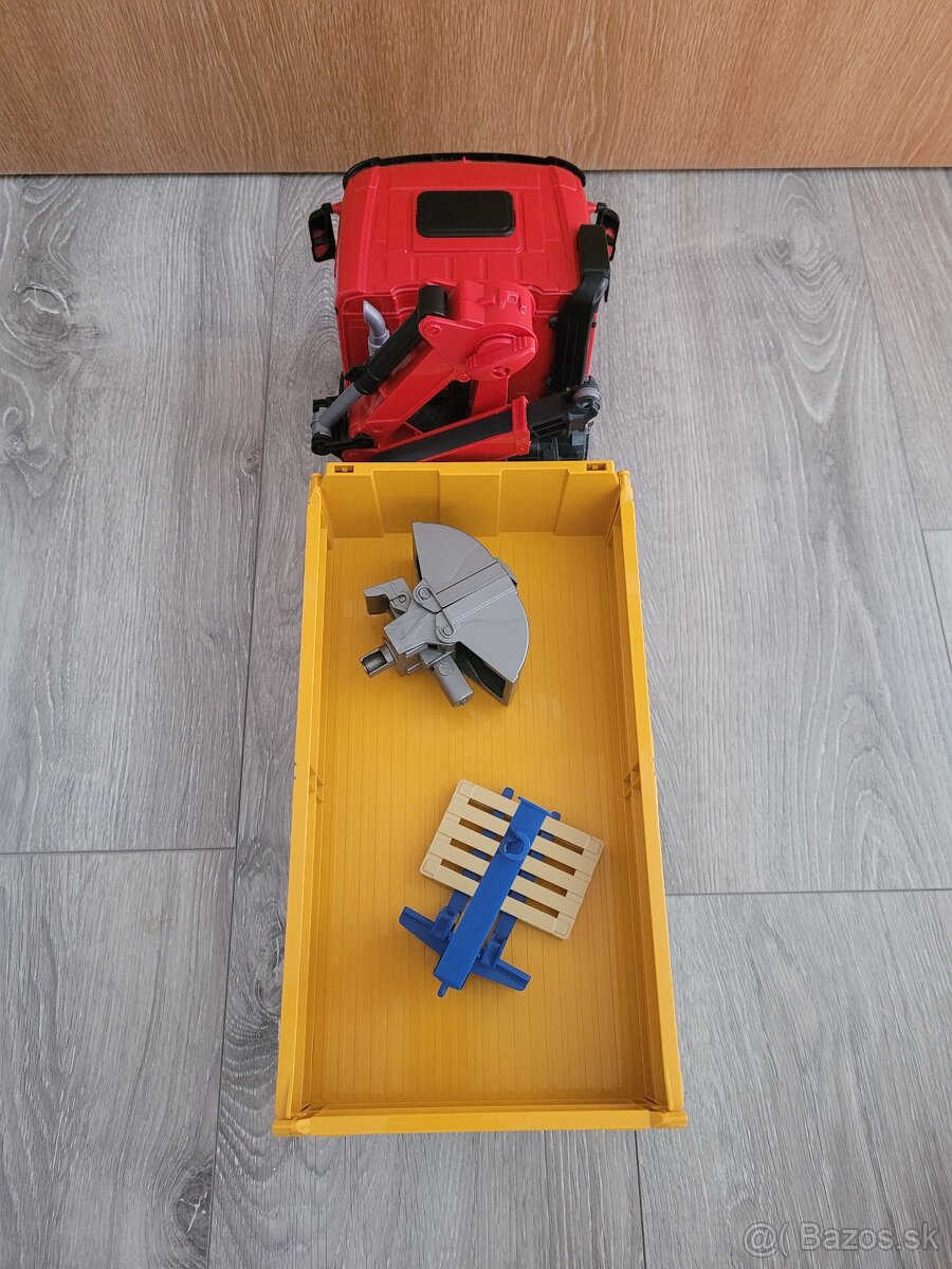 Bruder nakladne auto s rukou - 11