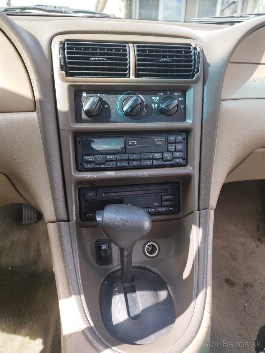 Ford Mustang GT 4.6 V8 - 11