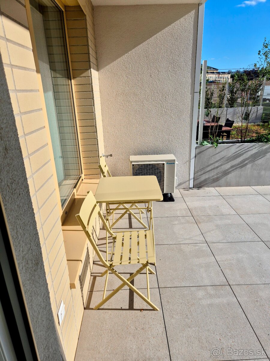 Prenájom 2-Izbového Bytu s Predzáhradkou - 11