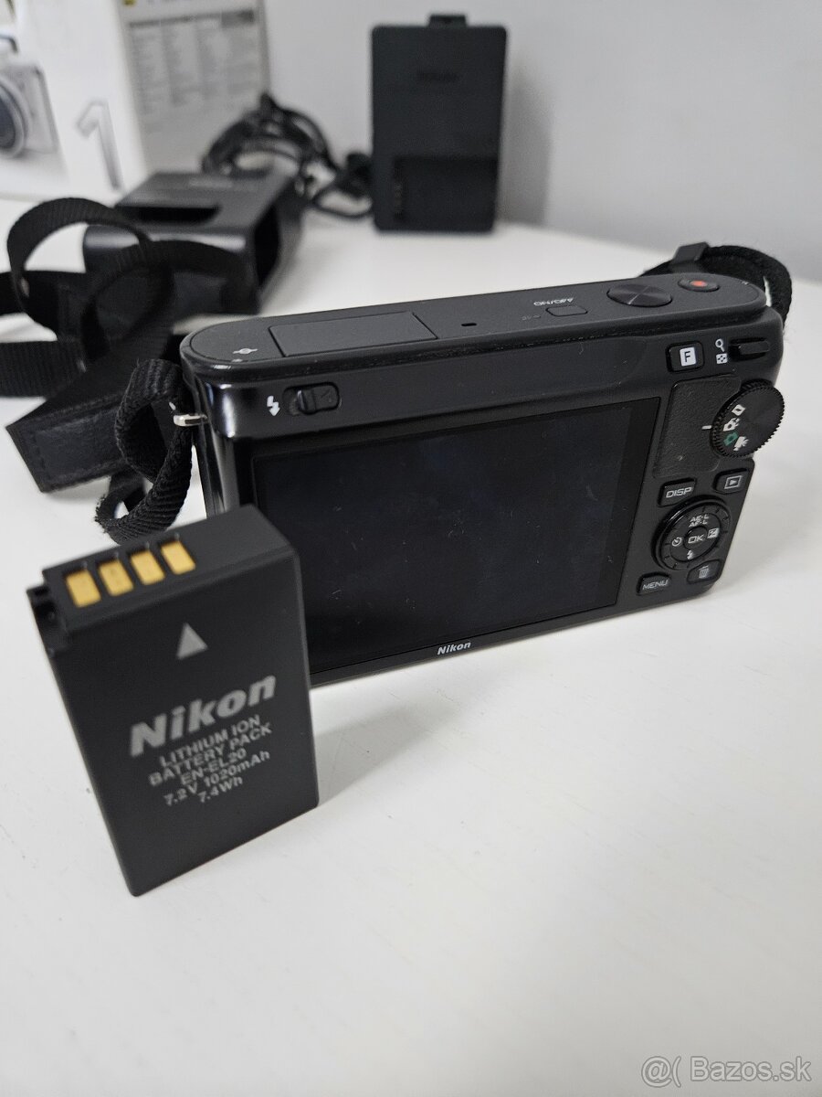 Nikon 1 V1 + J1 + oba objektívy - 11