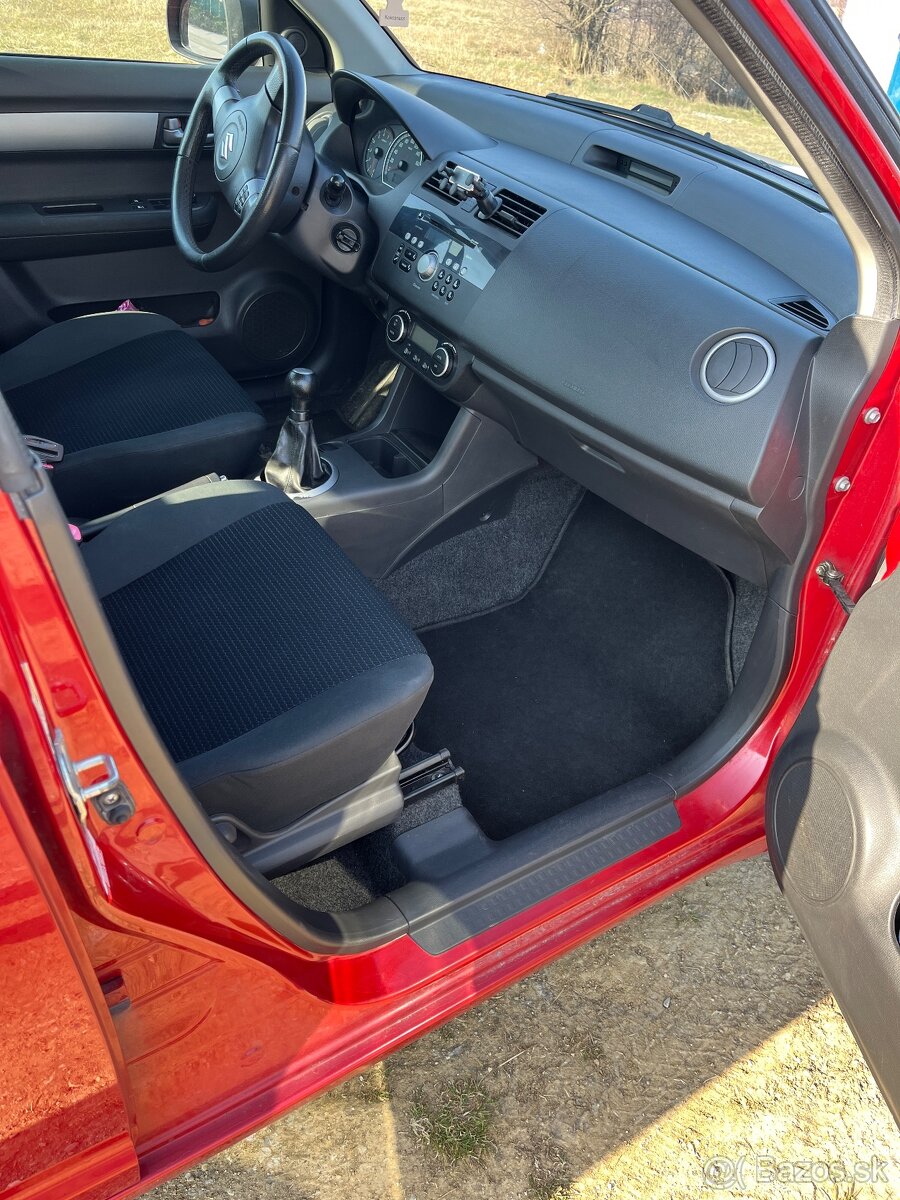Predám Suzuki Swift 1.3 benzín r.v 2007 - 11