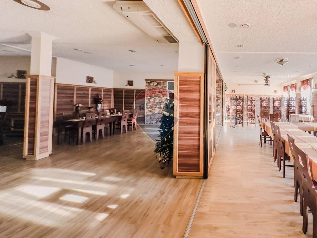 BUDOVA V CENTRE MESTA LUČENEC - 11