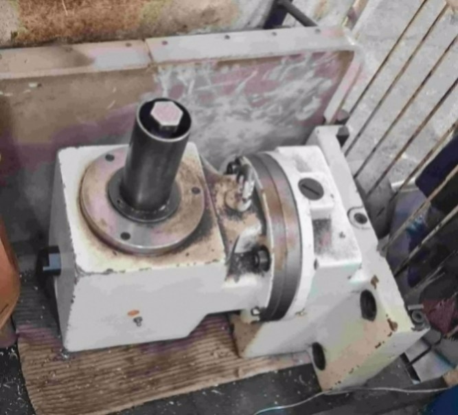 Frézka FGU 32, rok výroby 2005 - 11