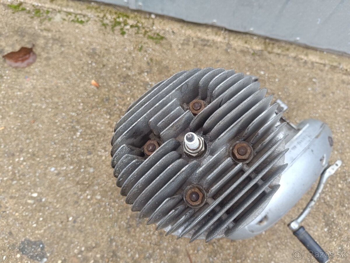 Motor Jawa 250/559 - 11