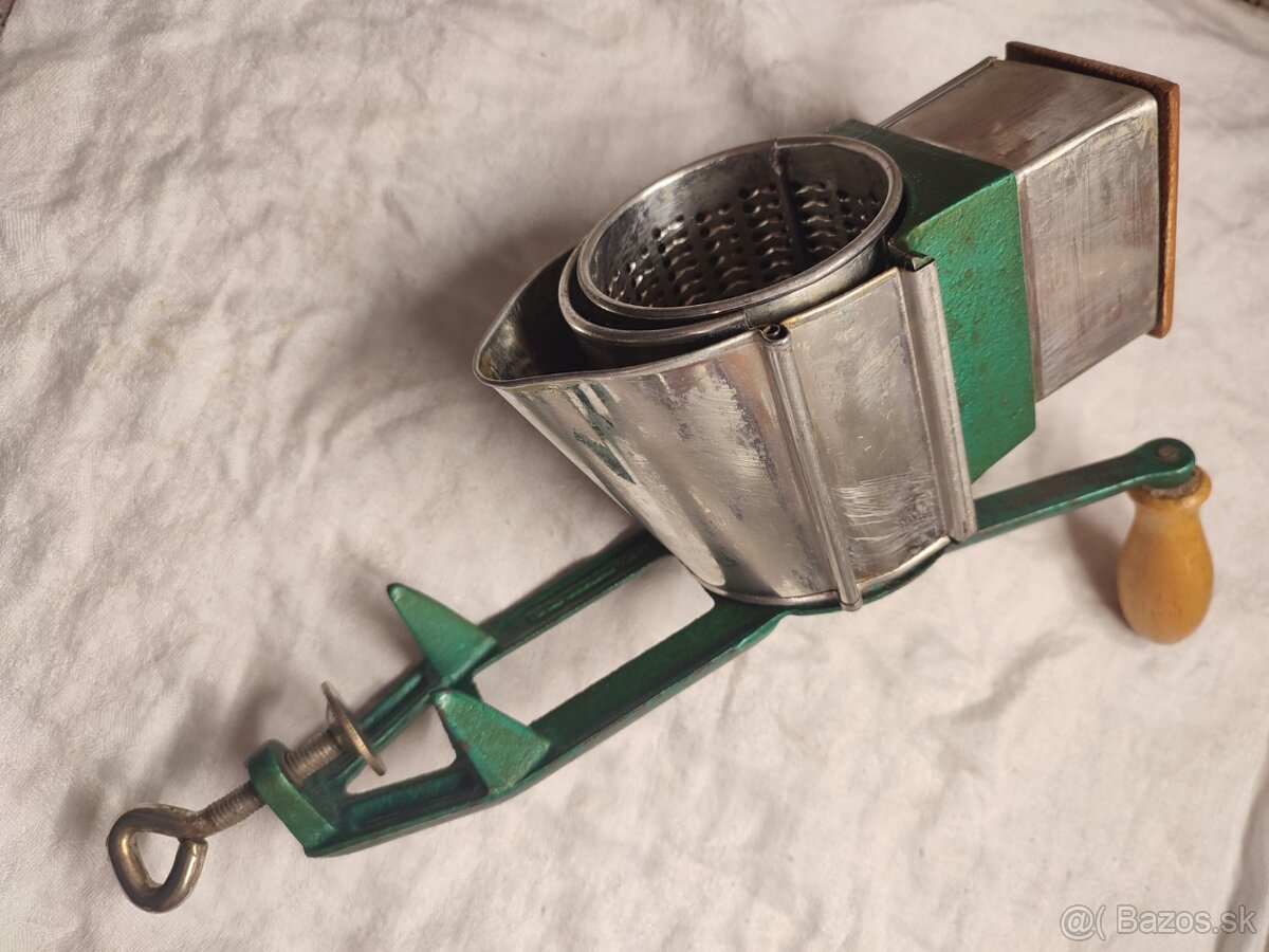 Prdám mlynček na mäso a na orechy - 11