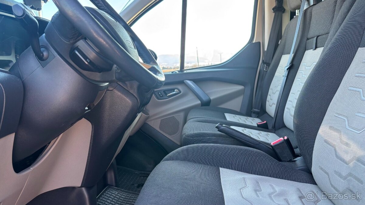 Ford Tourneo Custom 2.2 TDCi 125k Titanium - 11