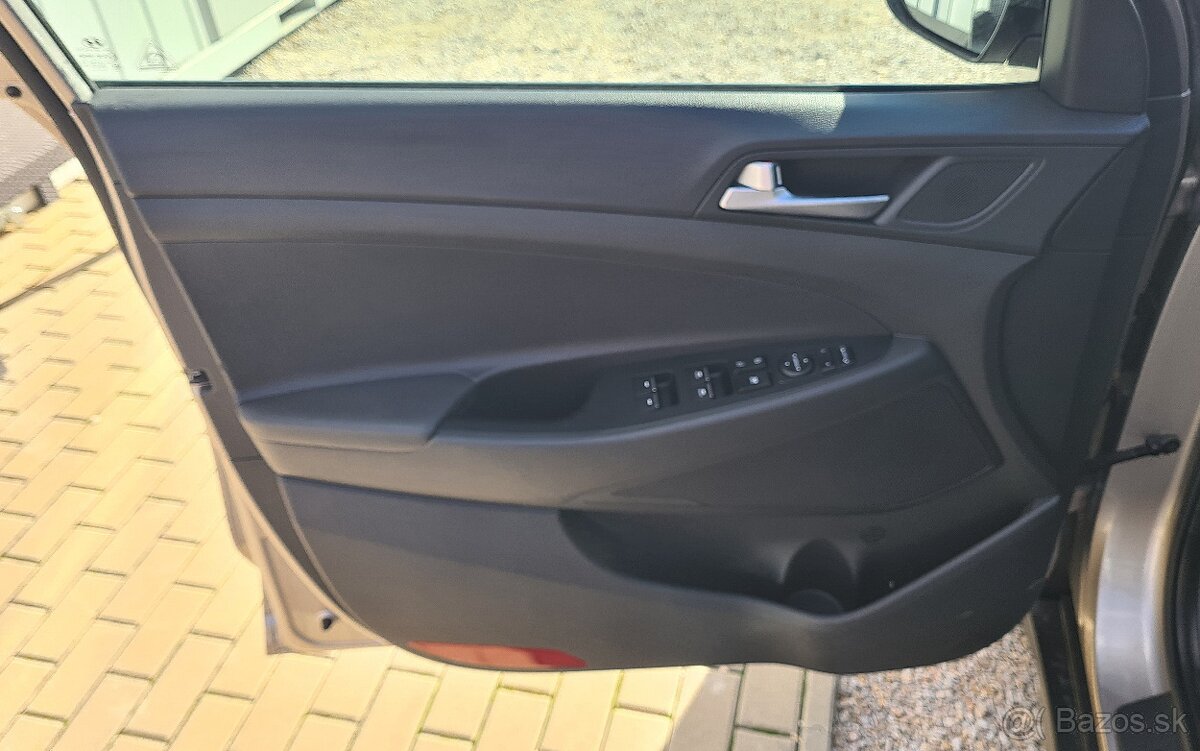 HYUNDAI TUCSON 1.6 T-GDI STYLE 4X4 - 11