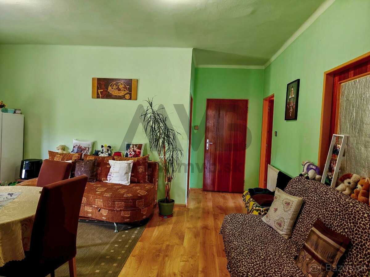 PRIESTRANNÝ RODINNÝ DOM S NÁDHERNÝM PANORAMATICKÝM VÝHĽADOM - 11