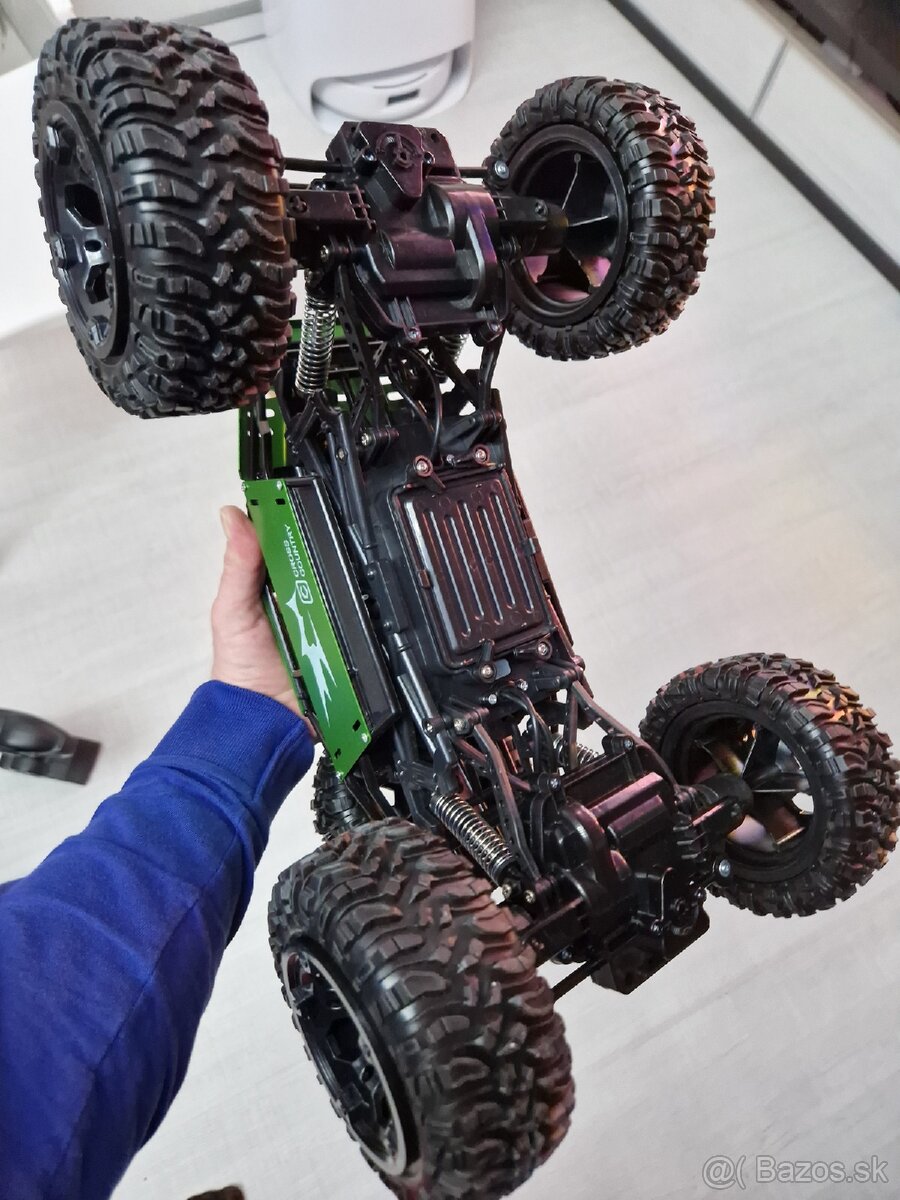 RC auto 4x4 1:8 - 11