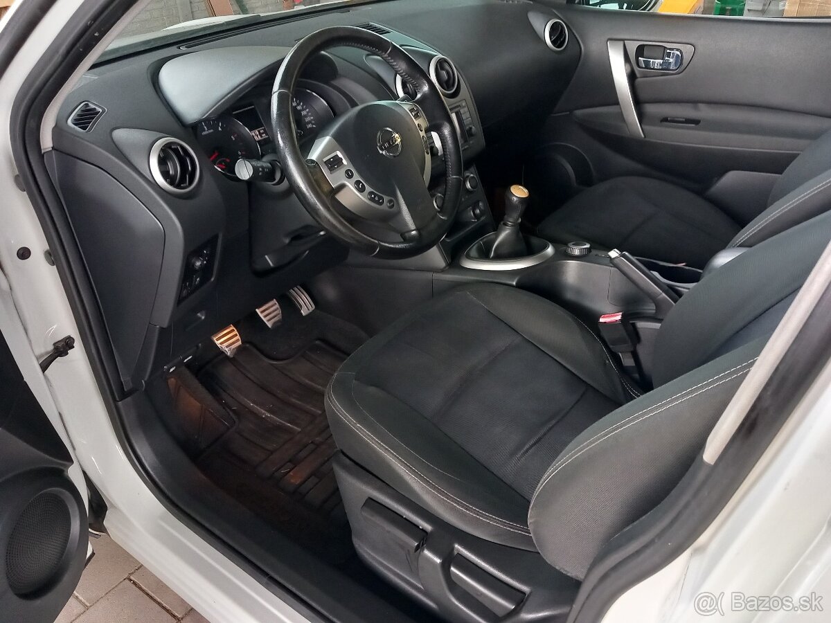 Nissan Qashqai 4x4 Panorama 2012 7miestne - 11