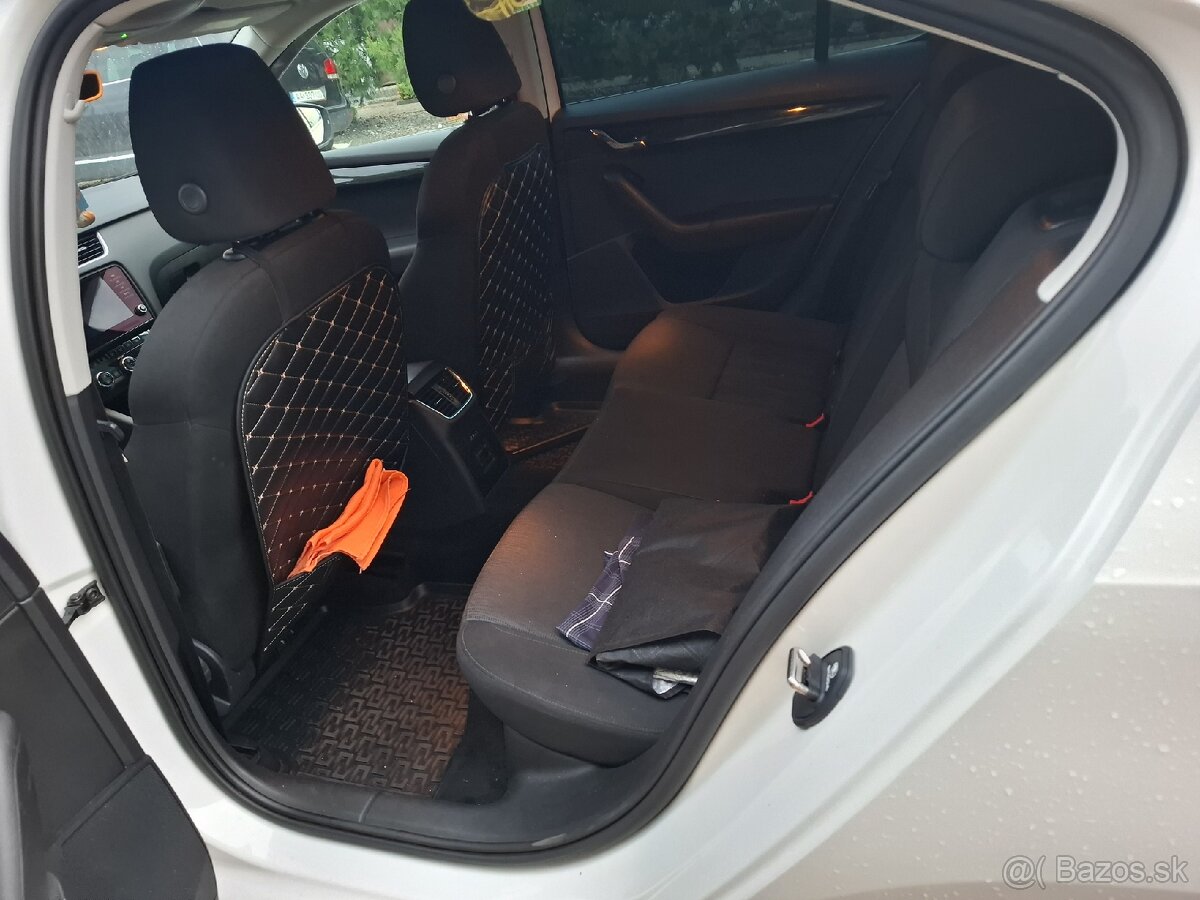 Predám krásnu octaviu 1.6tdi 85kw - 11