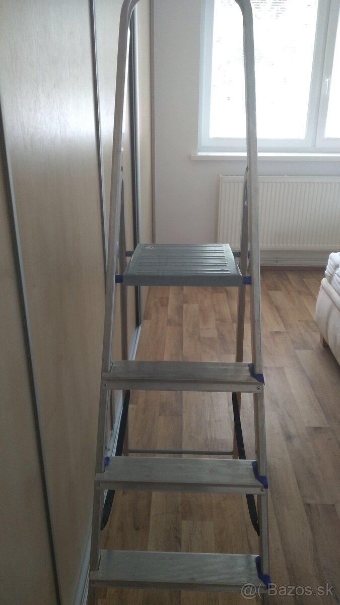 Predám vreckovky,Diavu,traky,lavór, odpeňovač protipenivý,kr - 11