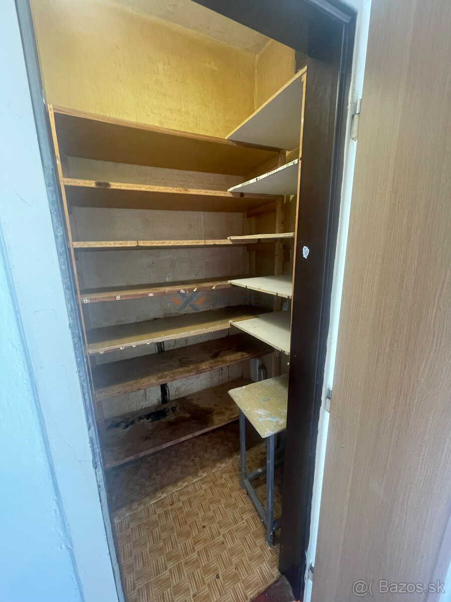 Priestranný 3-izbový byt s balkónom - 11