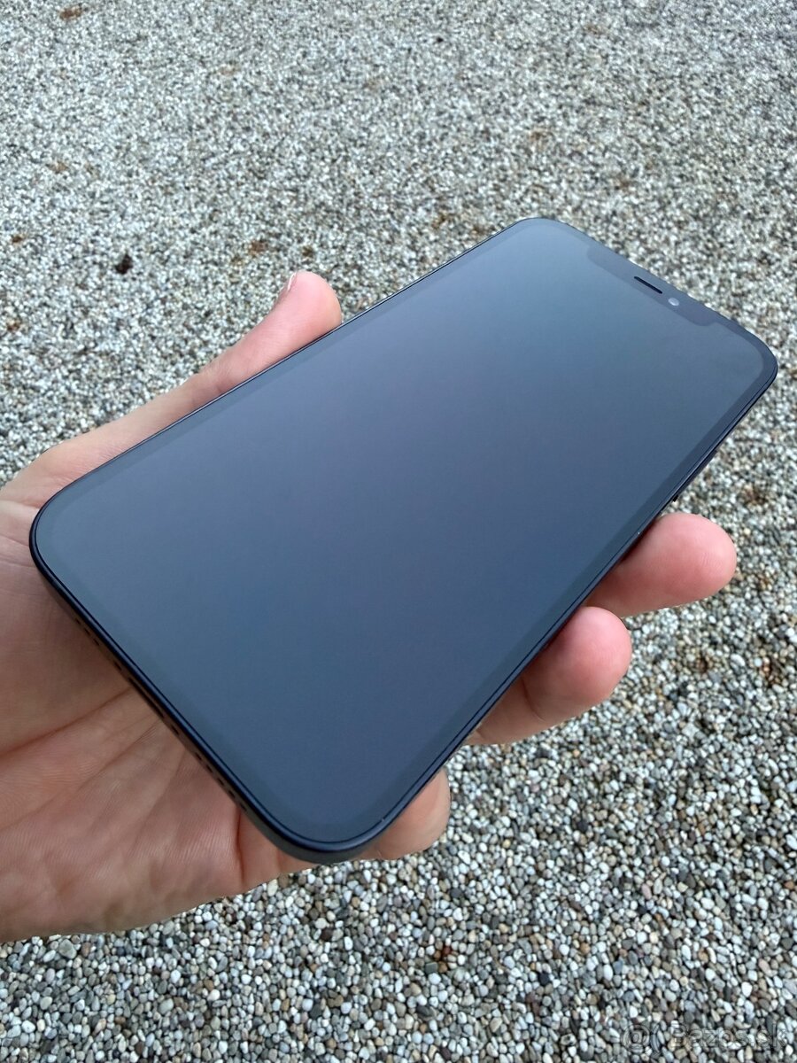 Iphone 12 - baterie 94% - 11