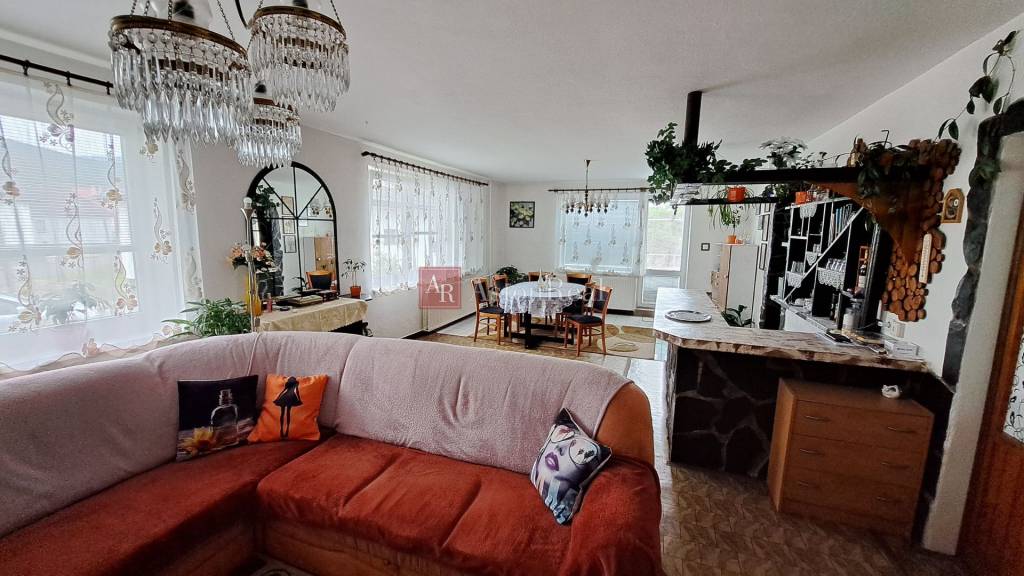 PREDAJ: Rodinný dom 6 izbový, pozemok 717m2, Liptovské Sliač - 11