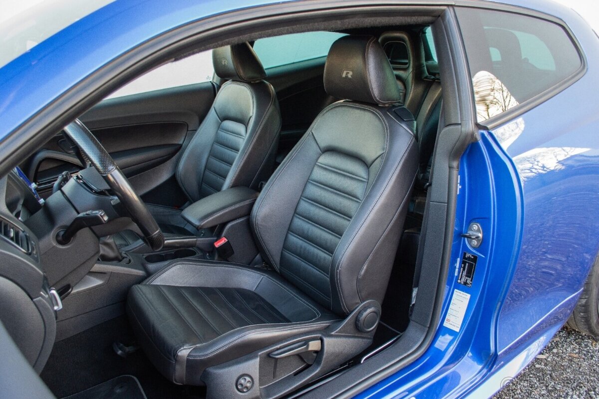 Volkswagen Scirocco R 2.0 TSI - 11