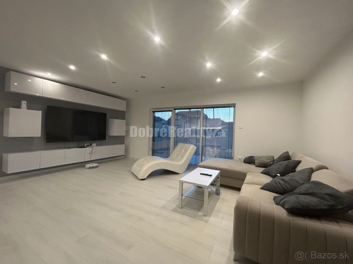 Štýlový rodinný dom z lodných kontajnerov, na predaj. - 11