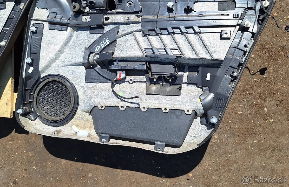 Predám sedadlá, tapacíry a interiér na ALFA ROMEO 159. - 11