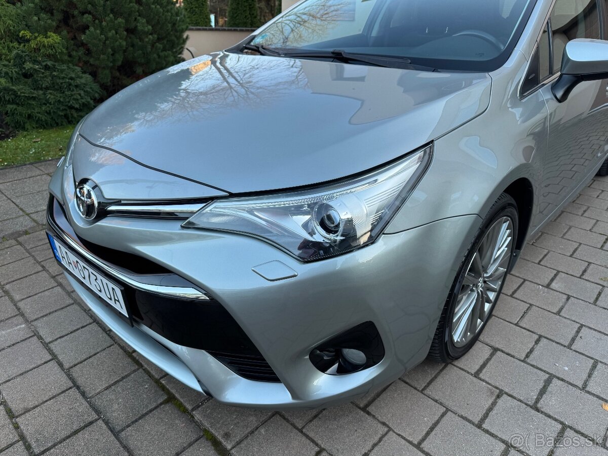 Toyota Avensis Combi 1.8i Valvematic - 11