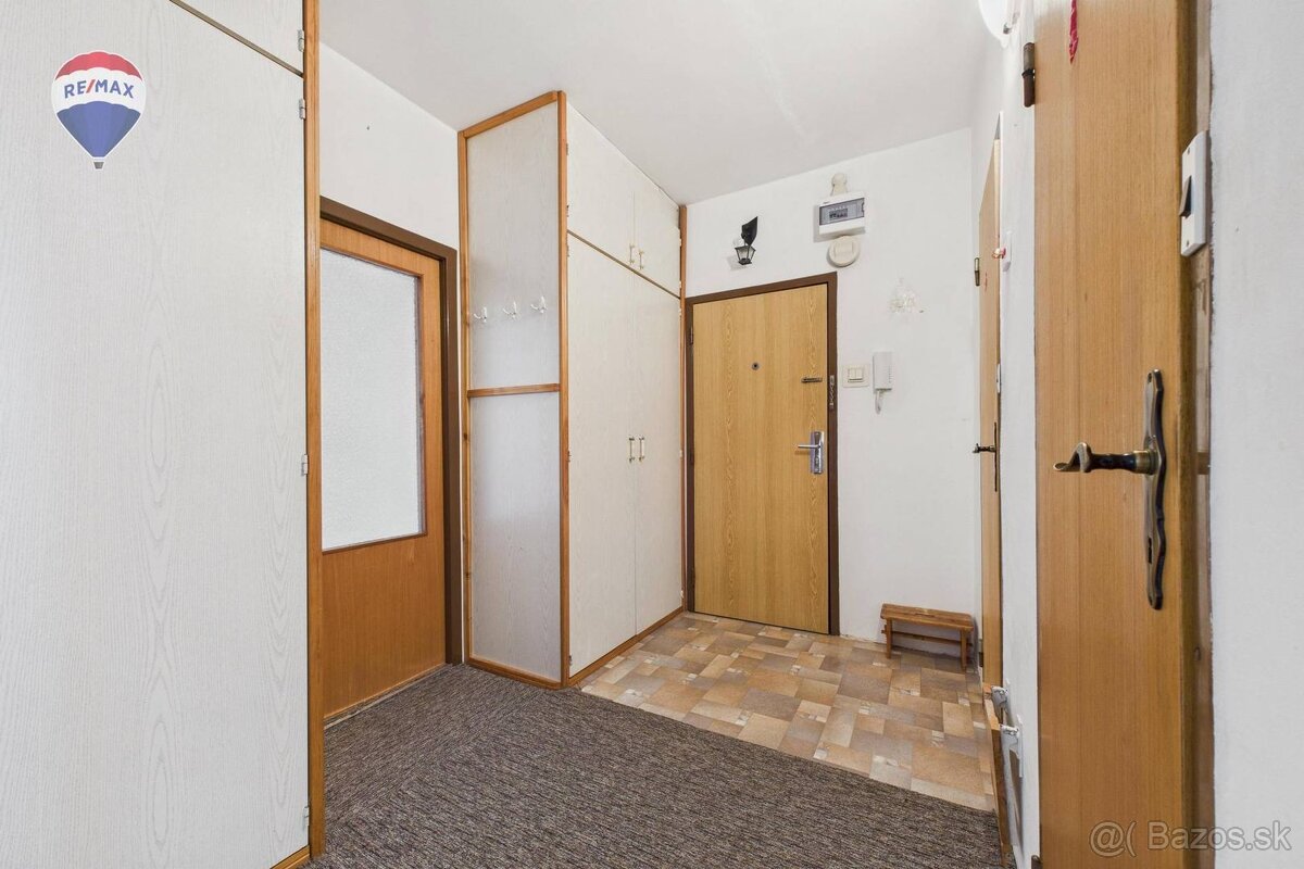 TOP PREDAJ - 3-izb. byt - SKVELÁ DISPOZÍCIA - NA REKONŠTRUKC - 11